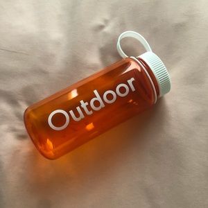 Outdoor Voices Accessories - NWOT Outdoor Voices 16oz Waterbottle Outdoor Voices Accessories - NWOT Outdoor Voices 16oz Waterbottle